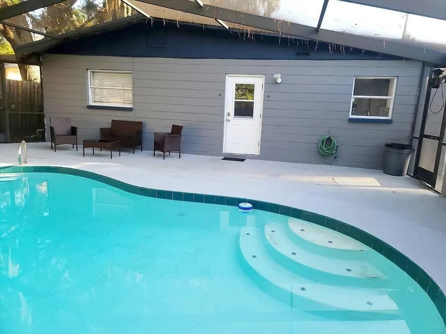 Entirehouse W/Bush Garden View_Private Heated Pool Villa Tampa Holiday home